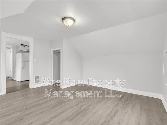 Building Photo - 324 N Hardesty