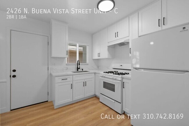 Building Photo - 2426 N Buena Vista St