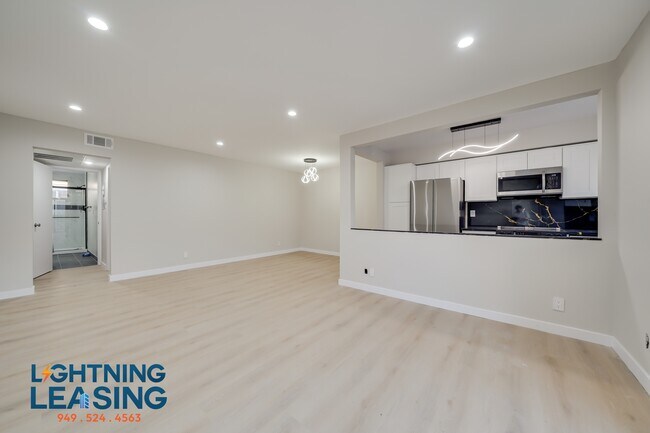 Building Photo - 1035 Hayworth Ave