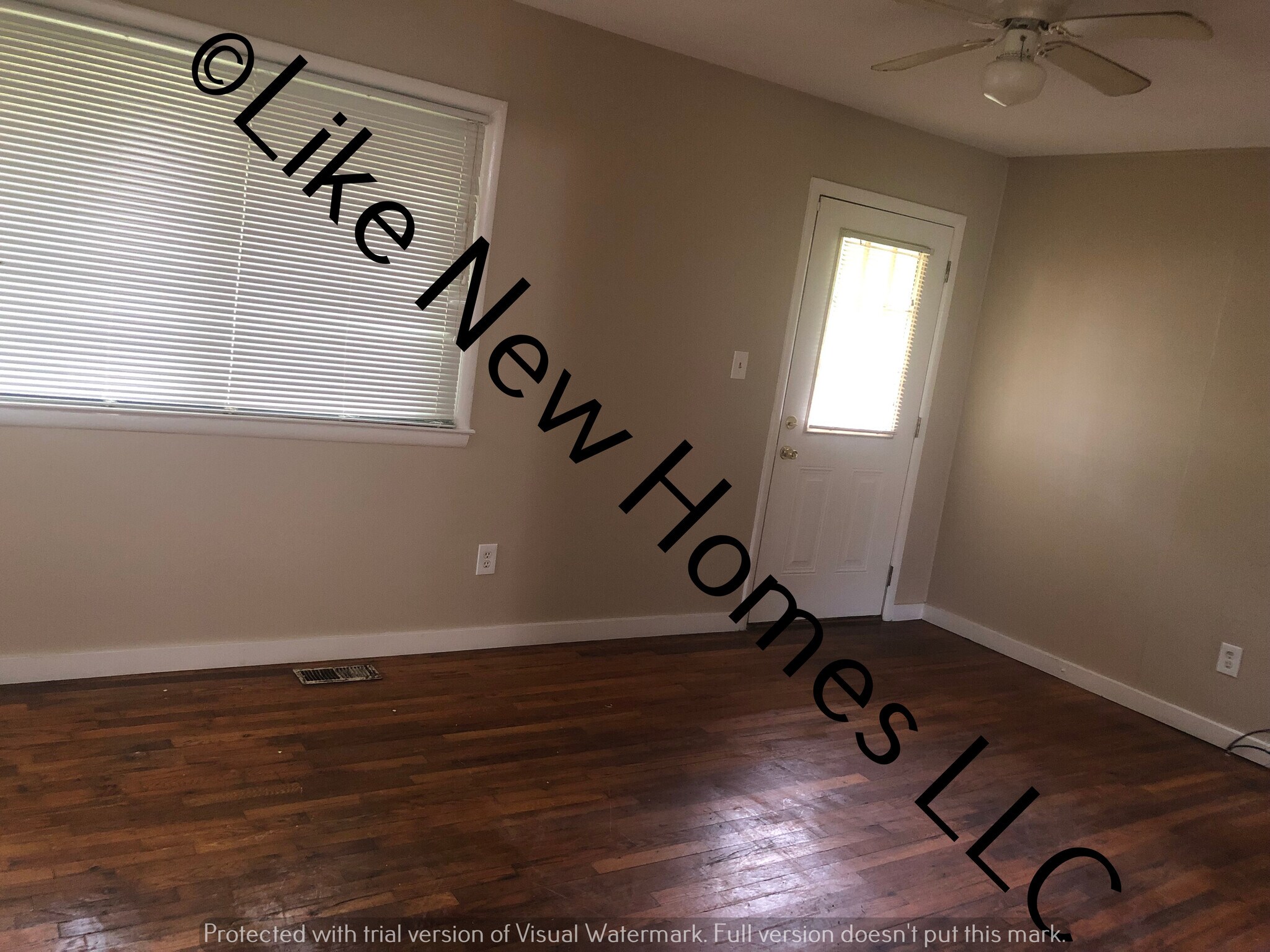 Building Photo - 3702 Ivanhoe Ave