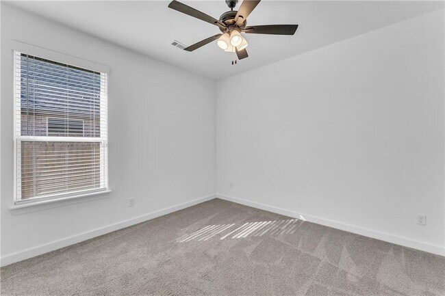 Building Photo - 2401 Abbott Ln