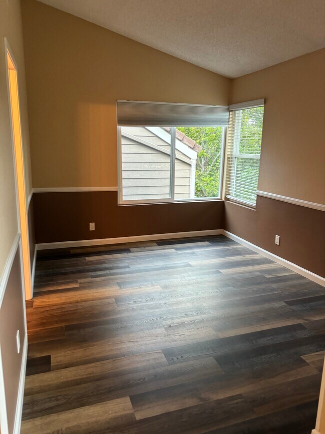 Den/office - 1059 Shadowridge Dr