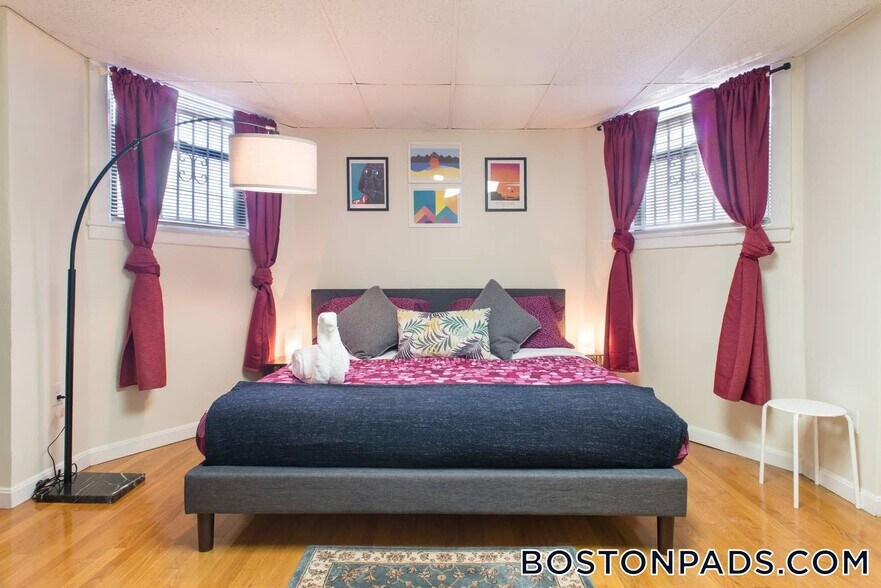 Building Photo - 43 Bay State Rd