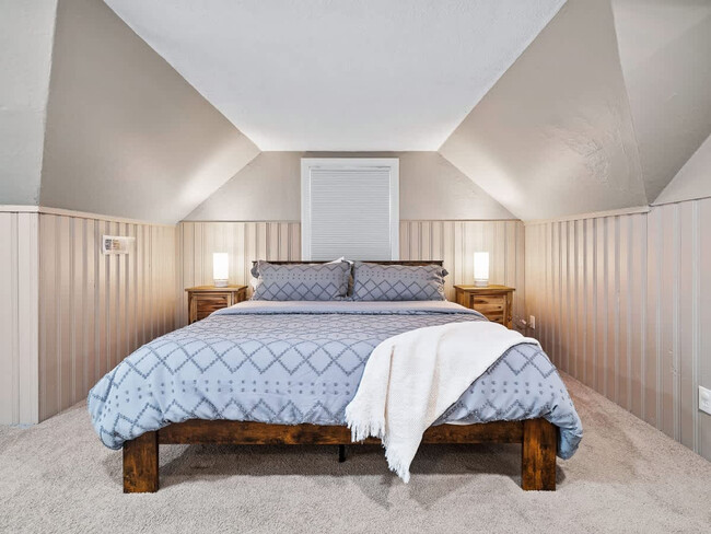 Building Photo - 6771 Greenleaf Ave