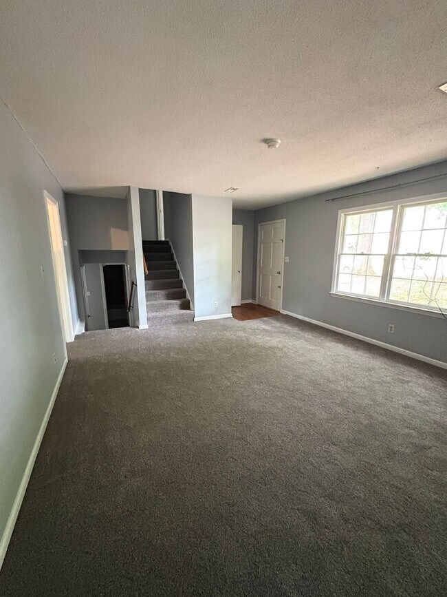 Building Photo - For Rent – Charming 4BR Home in Ardmore Area!