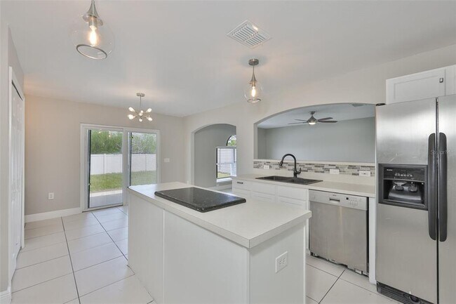 Building Photo - 10505 Opus Dr