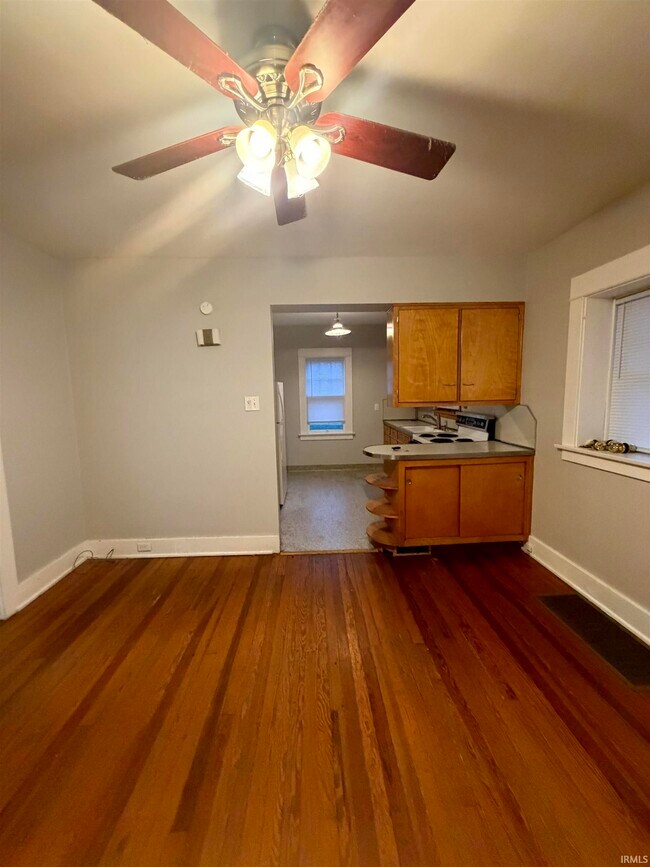 Building Photo - 1704 California Ave