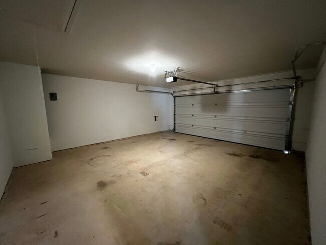 Building Photo - 7326 Anchor Cyn