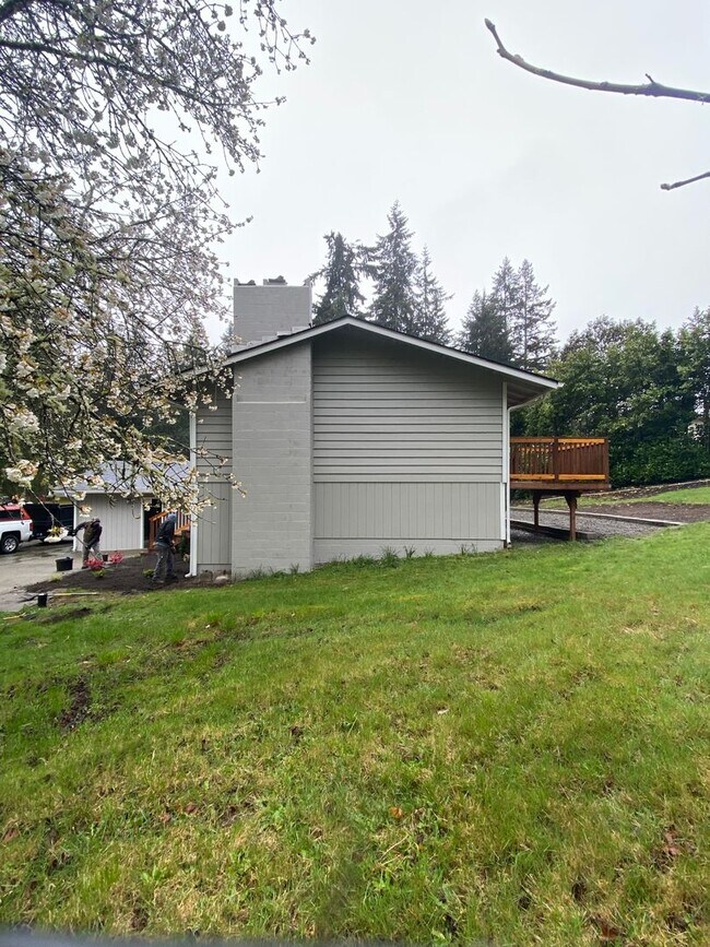Building Photo - 4 Bedroom, 2.5 Bath 2 Car Garage, Brand Ne...