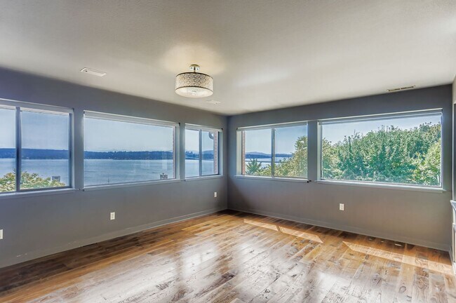 Building Photo - Laurelhurst View Home