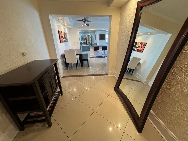 Front entry - 112 S Federal Hwy