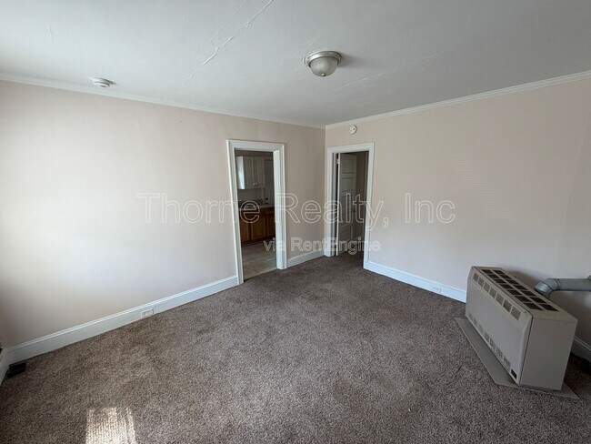 Building Photo - 218 S Vyne St