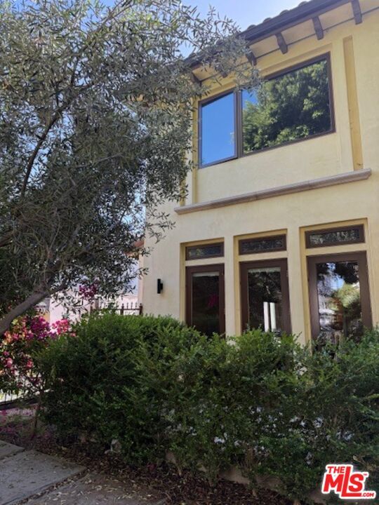 Building Photo - 1126 Yale St