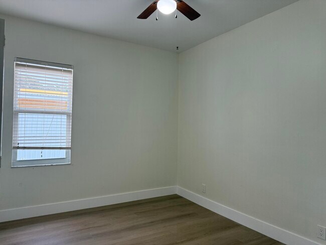 Building Photo - 509 Plymouth Rd