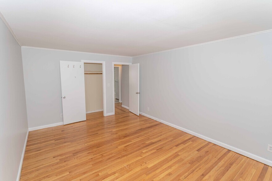 Building Photo - 16 Vera St