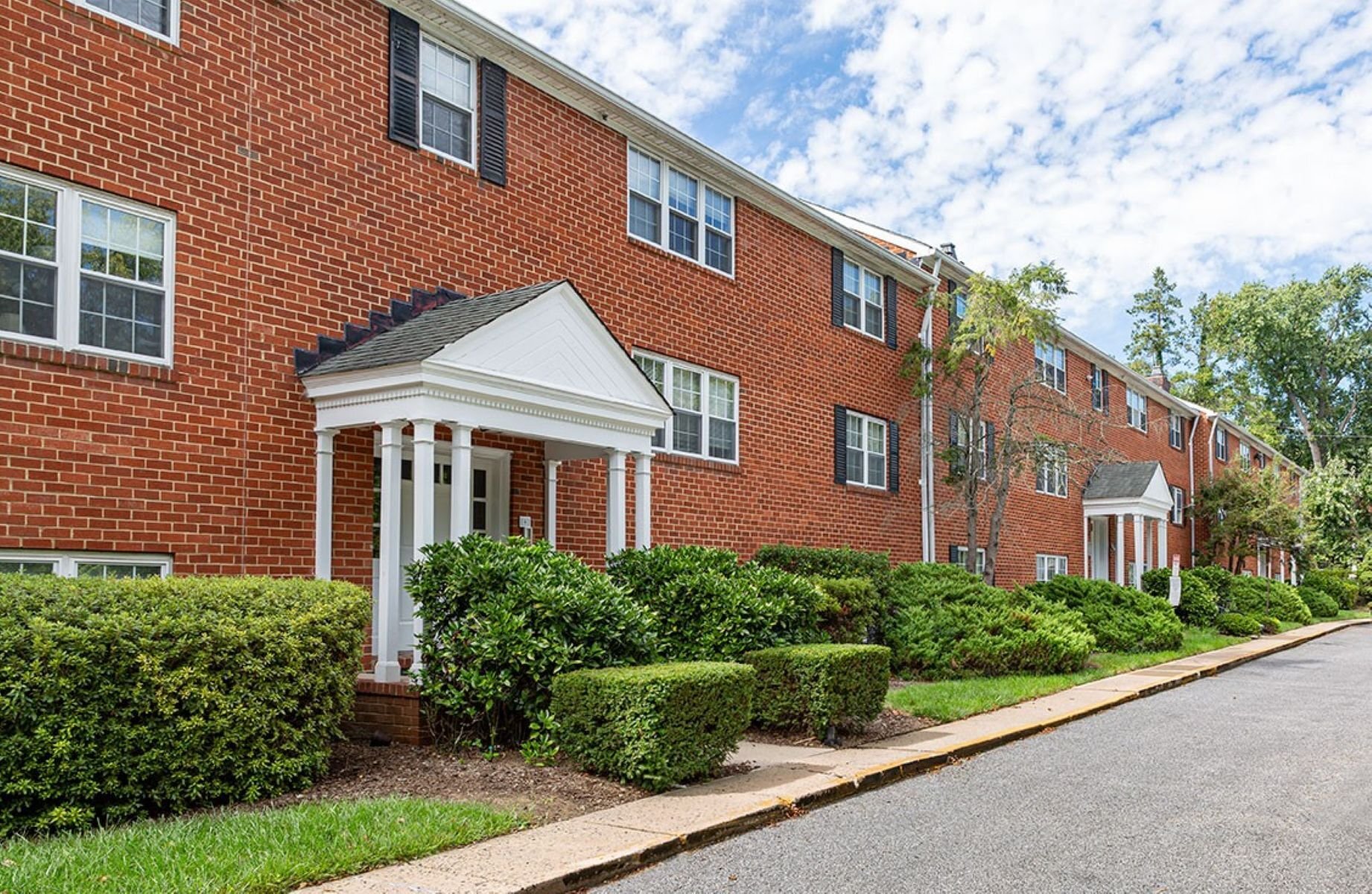 Building Photo - 4000 Linkwood Rd