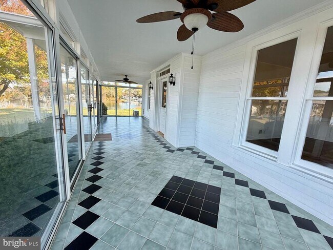 Building Photo - 48600 Deep Cove Ln