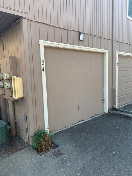 Building Photo - 3901 Clayton Rd