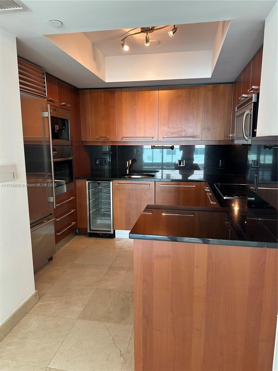 Building Photo - 1331 Brickell Bay Dr