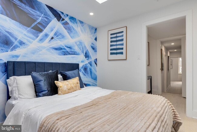 Building Photo - 528 N 22nd St