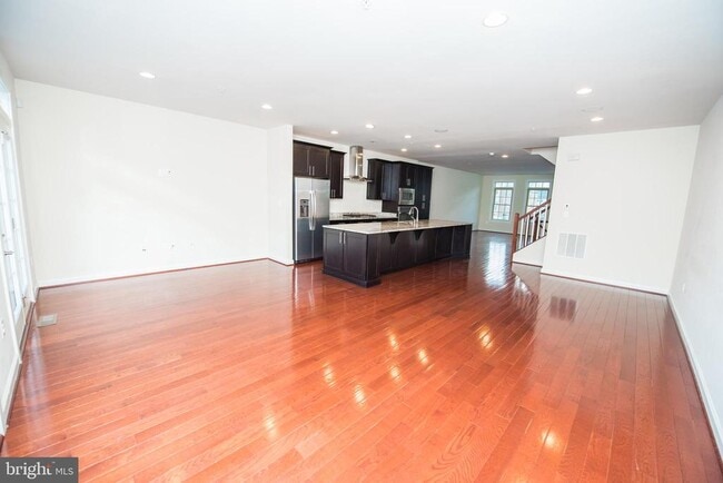 Building Photo - 7444 Burnside Way