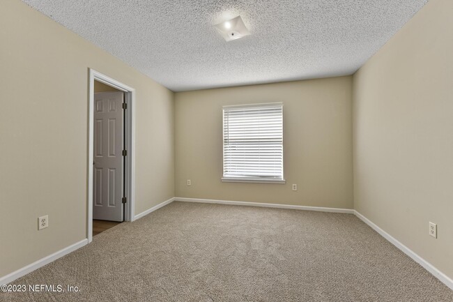 Building Photo - 1984 Mary St