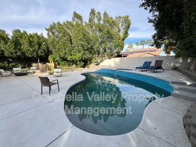 Building Photo - 39866 Newcastle Dr