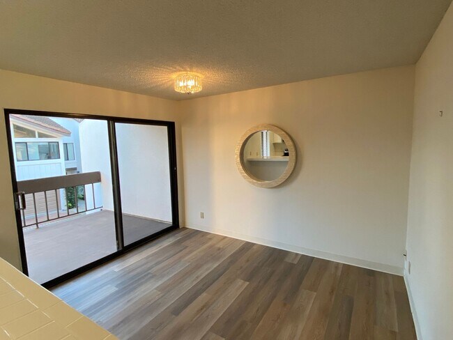 Building Photo - 659 Del Parque Dr