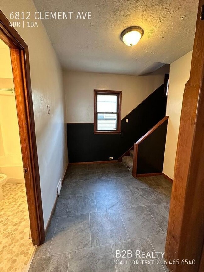 Building Photo - 6812 Clement Ave