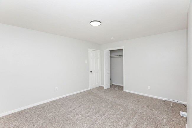 Building Photo - 422-424 W 30th Street