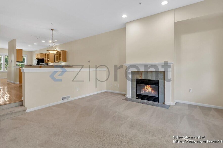 Building Photo - 7909 SW 31st Ave