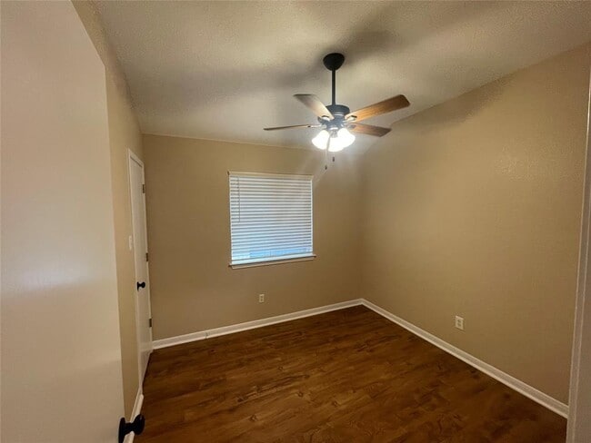 Building Photo - 326 Katy Crossing