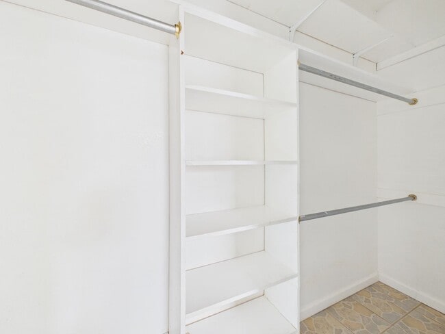 Building Photo - Nice 3 bedroom Duplex Rental