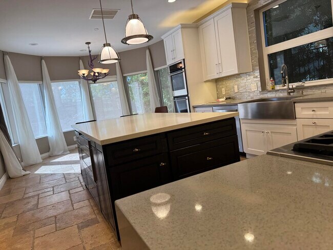 Kitchen - 3160 Bel Air Dr