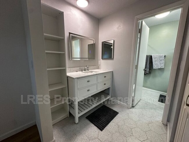 Building Photo - 10647 Deergrass Ln