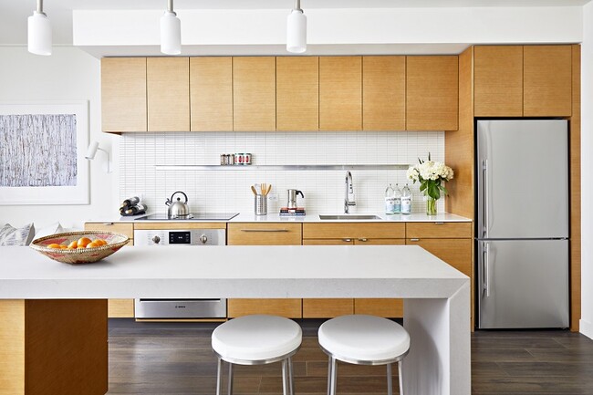 Interior Photo - 901W