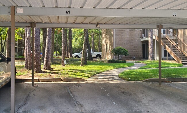 Building Photo - 3500 Tangle Brush Dr