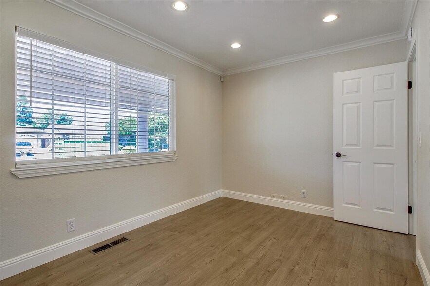 Building Photo - 6738 Tannahill Dr
