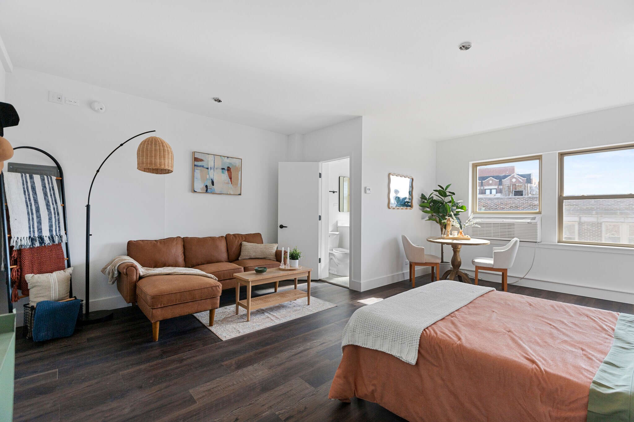 Building Photo - 1555 W Hollywood Ave