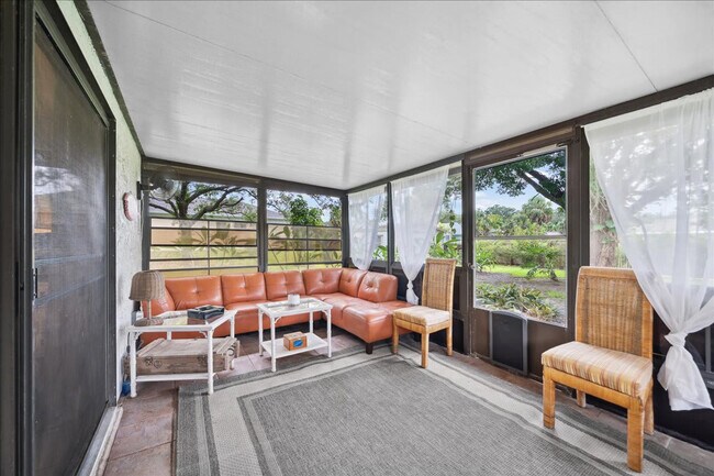 Building Photo - 171 Salmon Dr NE