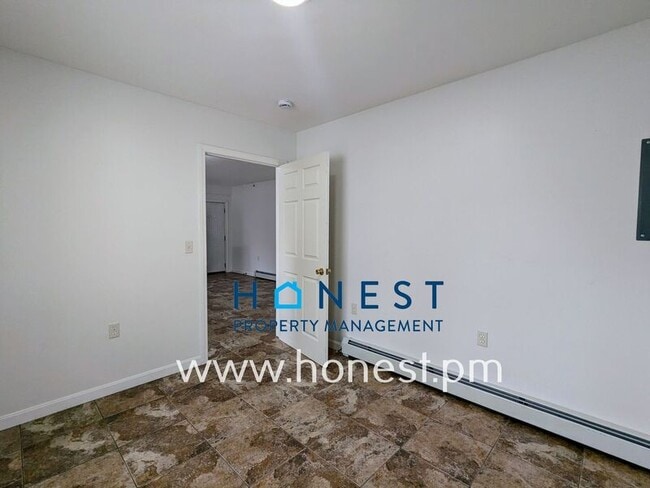 Building Photo - 1635 Lewiston Rd