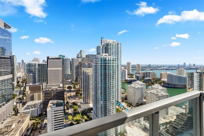 Building Photo - 1060 Brickell Ave