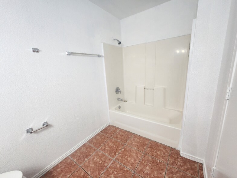 Building Photo - 437 Sunset Hills Dr