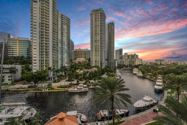 Building Photo - 511 SE 5 Ave