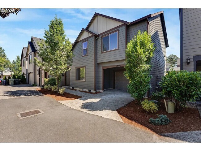 Building Photo - Modern Home 4 Beds 3 Baths in Beaverton!