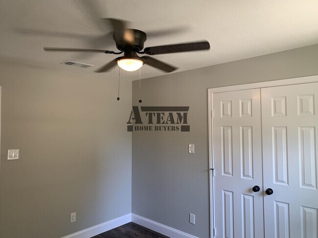 Building Photo - Remodeled 3 Bed 2 Bath Home!