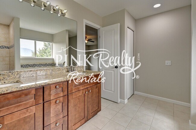 Building Photo - 5070 Hopkins Dr