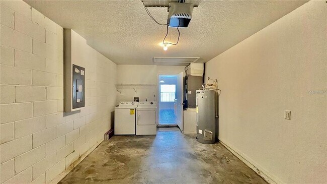 Building Photo - 1308 Zureiq Ct