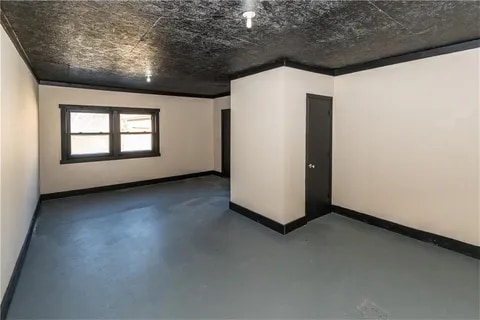 Building Photo - 211 Hillview Dr