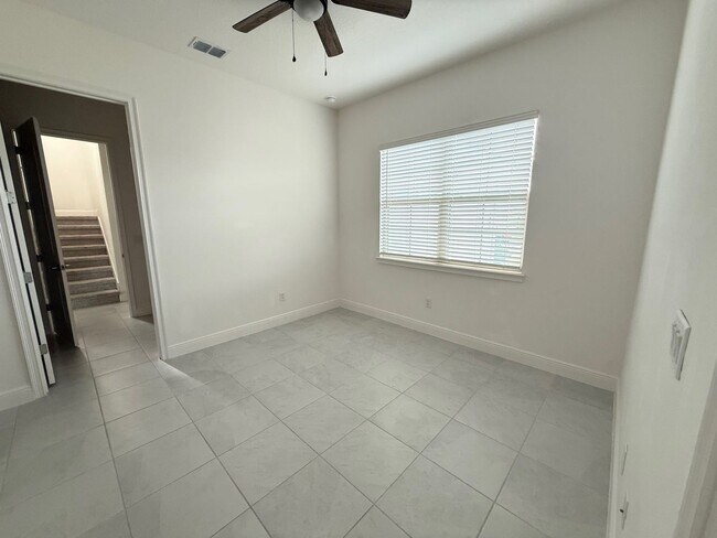 Building Photo - 5/4 spacious Saint Cloud Home